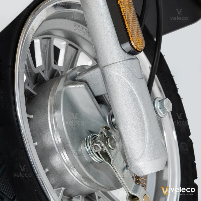 Veleco CRISTAL: trike mobility scooter with full LED lights