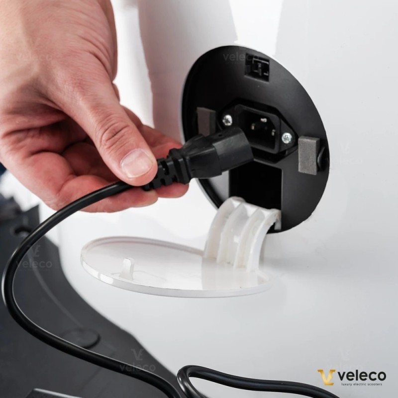 Veleco CRISTAL: trike mobility scooter with full LED lights
