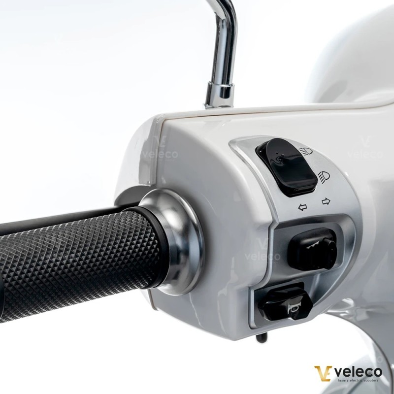 Veleco CRISTAL: trike mobility scooter with full LED lights