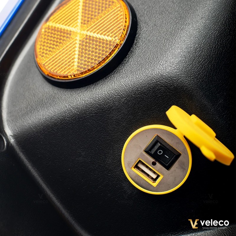Veleco FASTER: 4-wheeled mobility scooter with ace design