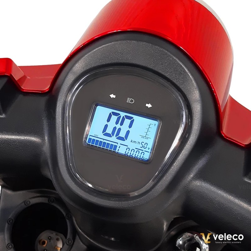 Veleco FASTER: 4-wheeled mobility scooter with ace design