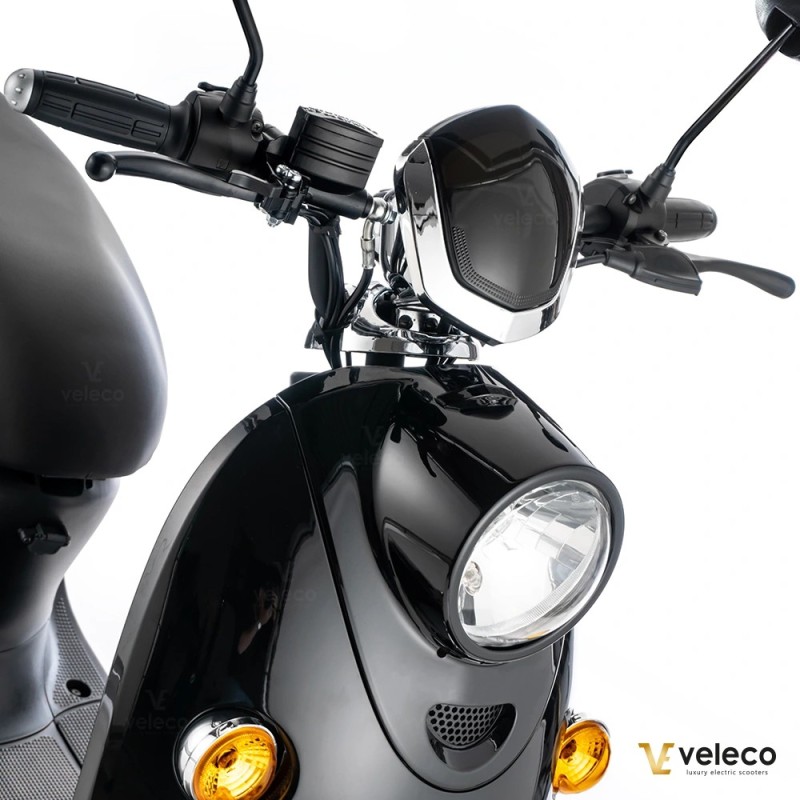 Veleco ZT63: retro-style mobility scooter with novel futures