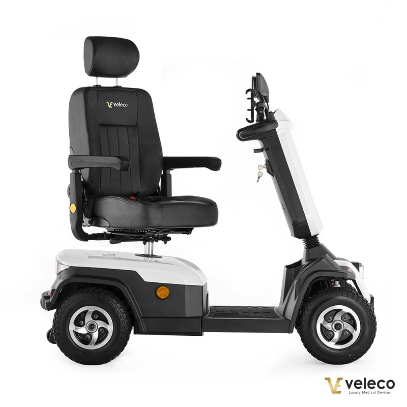 Veleco SHARPY: 4-wheeled mobility scooter with captain seat