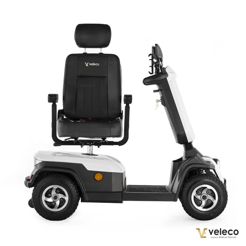 Veleco SHARPY: 4-wheeled mobility scooter with captain seat