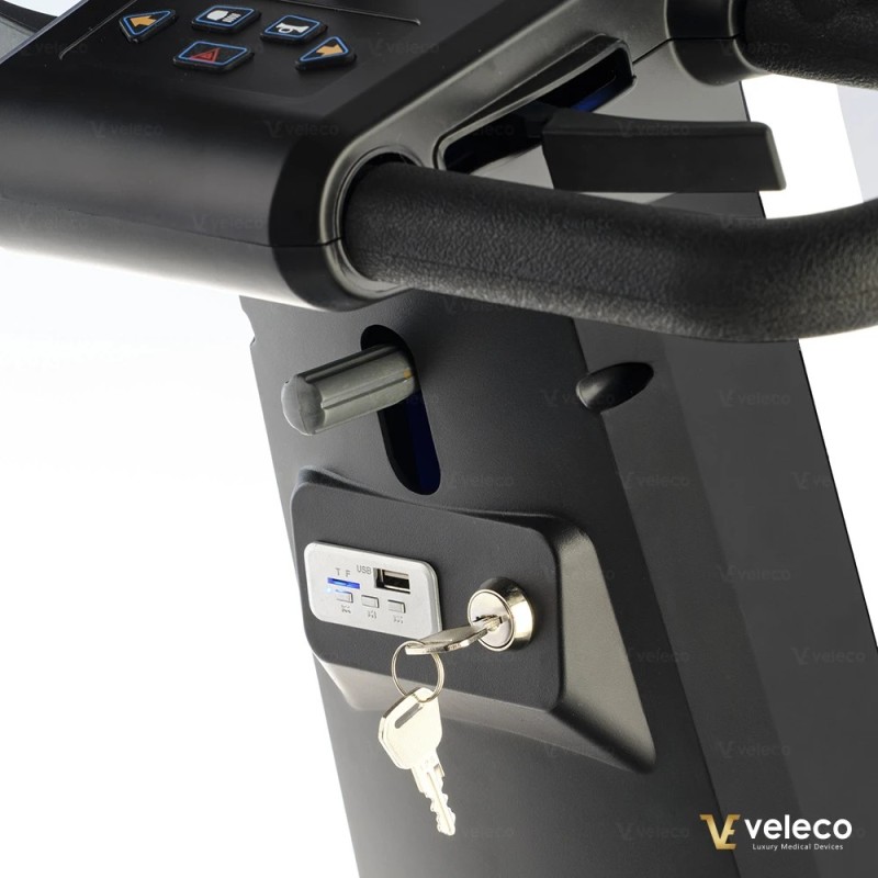 Veleco SHARPY: 4-wheeled mobility scooter with captain seat