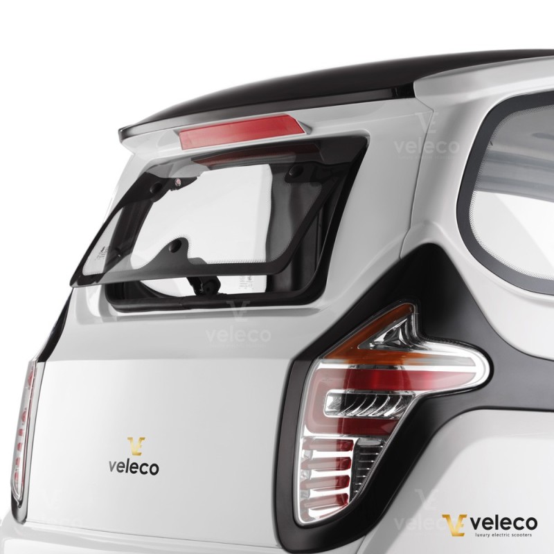 Veleco ADVENA: 2-seater enclosed moped that looks like a car